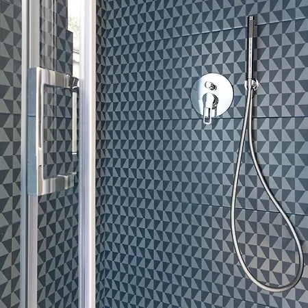 דירה Bilocale Blu Con Terrazzo 5 Minuti Dalla Stazione