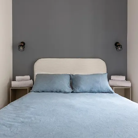 דירה Bilocale Blu Con Terrazzo 5 Minuti Dalla Stazione ברגמו