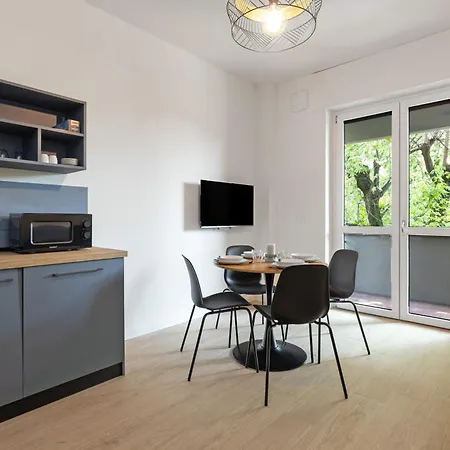 דירה Bilocale Blu Con Terrazzo 5 Minuti Dalla Stazione ברגמו